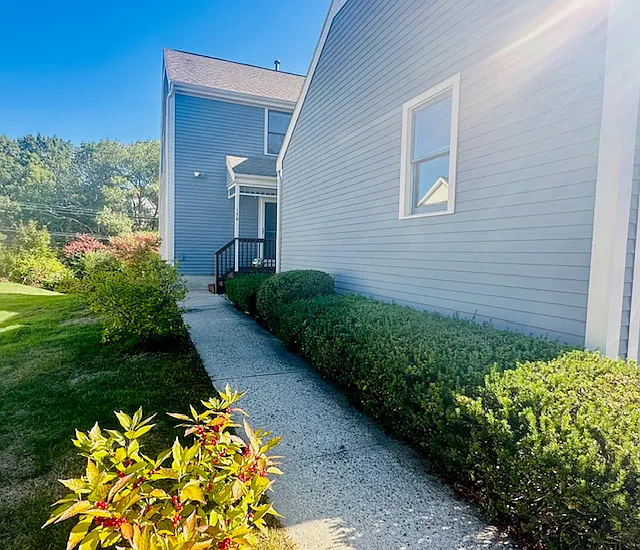 3 bed, 1.5 bath, 1611 sqft, $3,500 — Photo 2