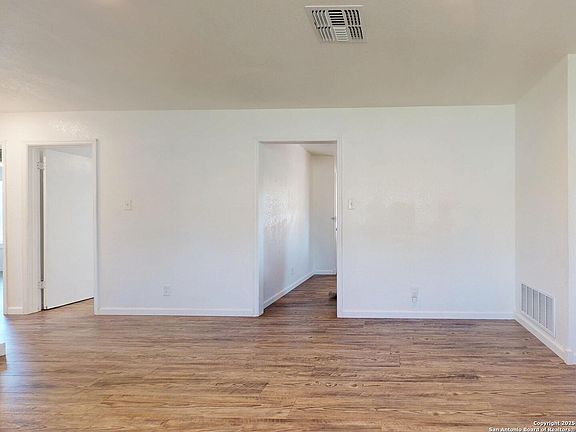 5th image of 102 Lakeshore