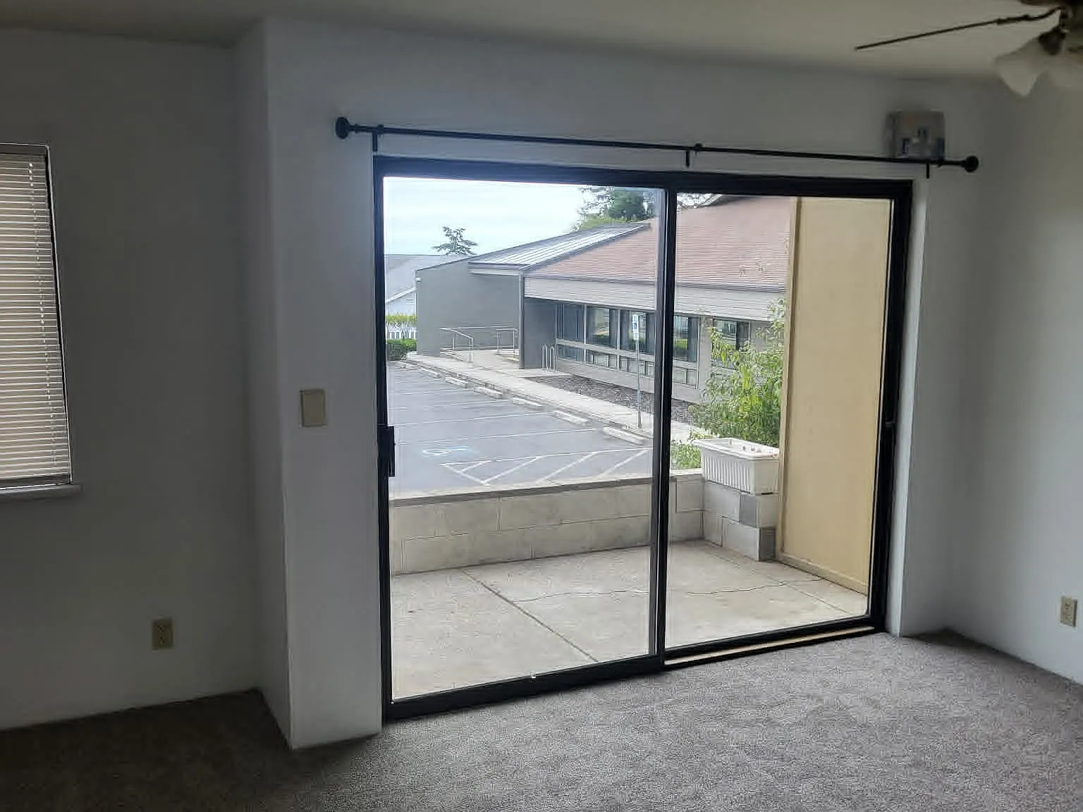 3 bed, 1.5 bath, 1500 sqft, $1,950 — Photo 4