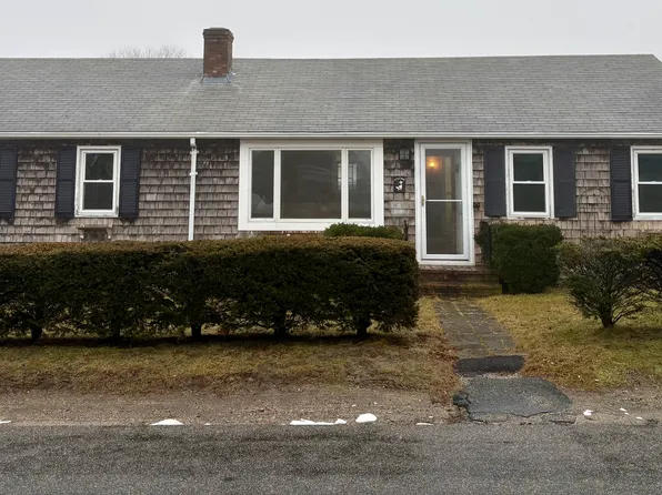 6 Arlington St, West Yarmouth, MA 02673