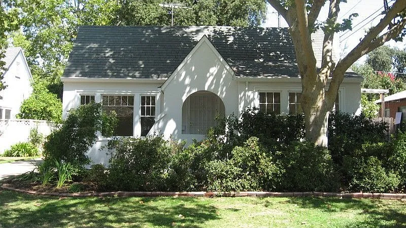 2813 27th St photo 1