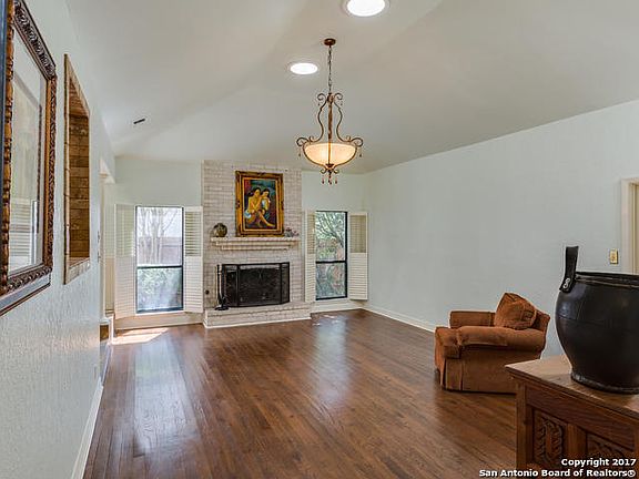 4th image of 12506 King Elm St