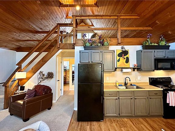 5th image of 1142 Park Dr