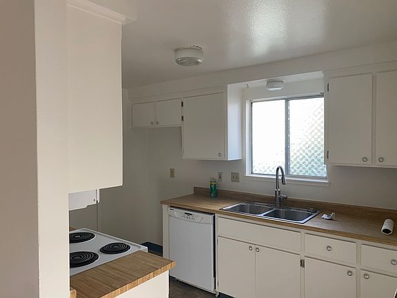 4th image of 3551 Vista Grande Blvd
