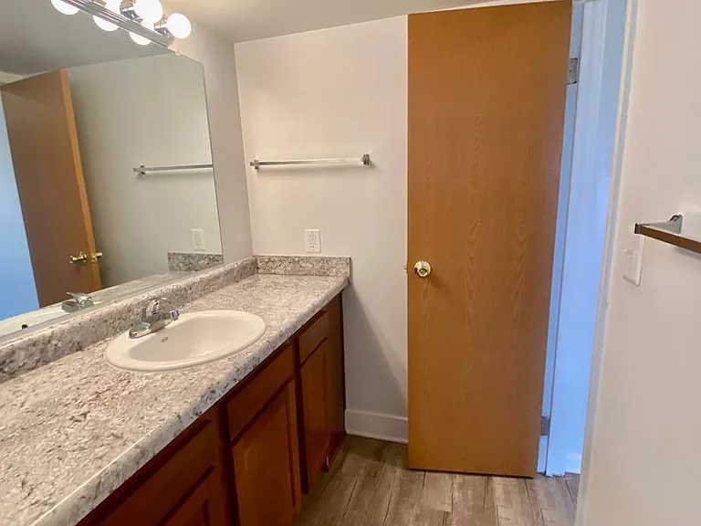 504 Saint Johns St — Photo 102
