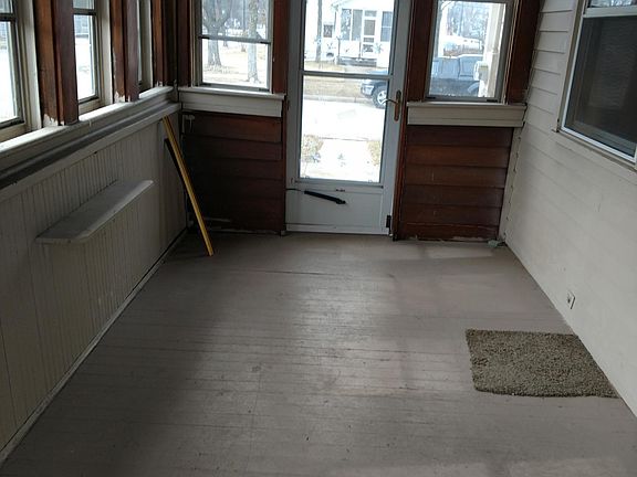 5th image of 927 Van Wie Ave