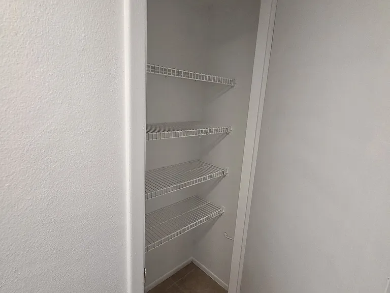 9125 Hunt Club Ln — Photo 10