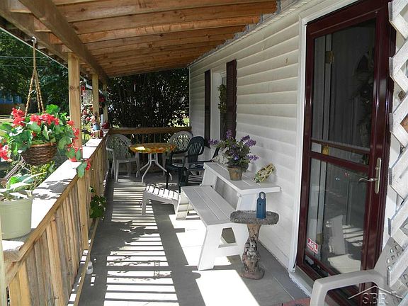5th image of 2649 Iowa Ave