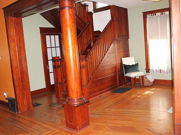 5th image of 745 Crescent Dr