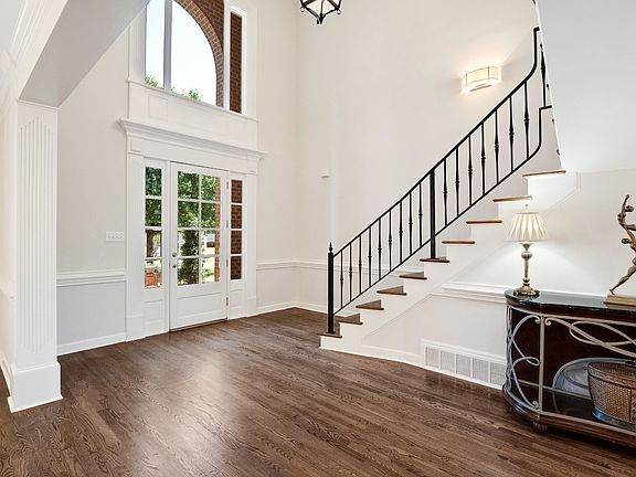 5th image of 1775 Groveway Dr