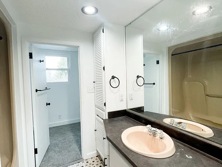 418 Parkwood Rd — Photo 8