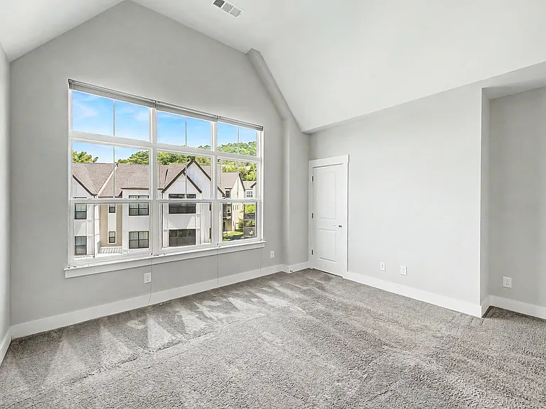 221 Stonecrest Cir — Photo 41