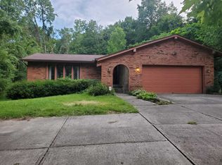 305 Riddle Rd, Cincinnati, OH 45215