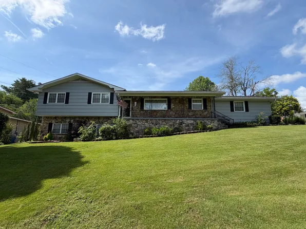 4108 Forest Plaza Dr, Hixson, TN 37343