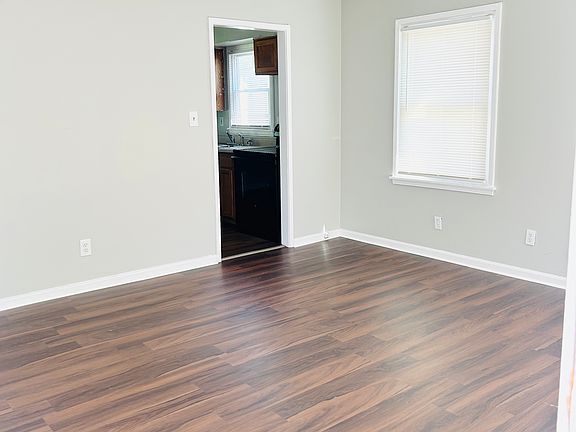2nd image of 350 N 42nd St