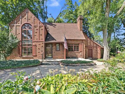 27943 Sunset Blvd W, Lathrup Village, MI, 48076