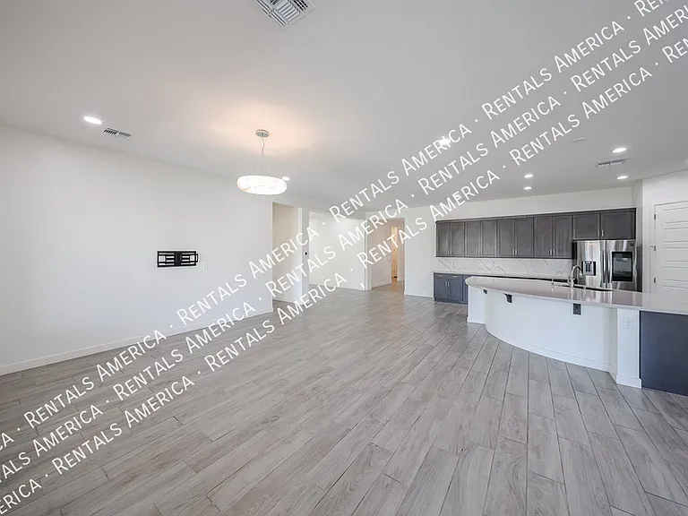 1530 E San Carlos Way — Photo 11