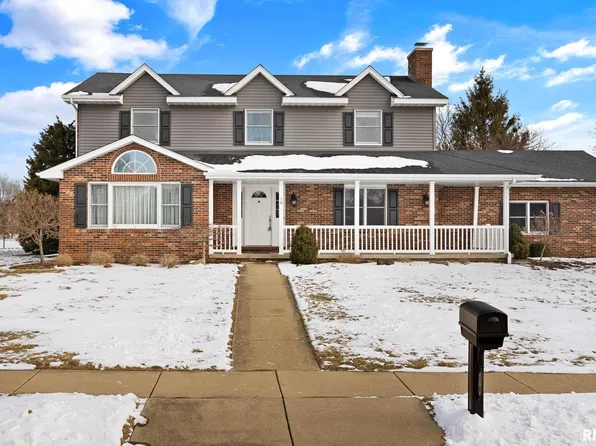 10 Cherry Ln, Morton, IL 61550