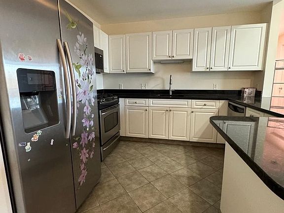 4th image of 614 Pond St Unit 1404