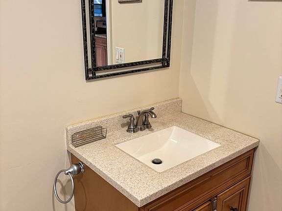 4th image of 76 King George Rd #1