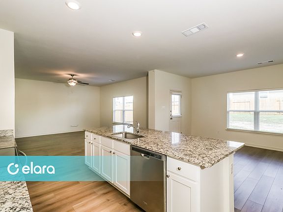 5th image of 204 Crescent Park Dr