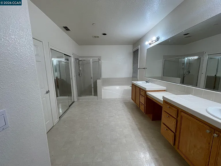 2649 Torrey Pines Dr — Photo 8