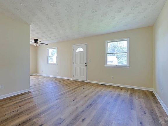 4th image of 708 E Main St