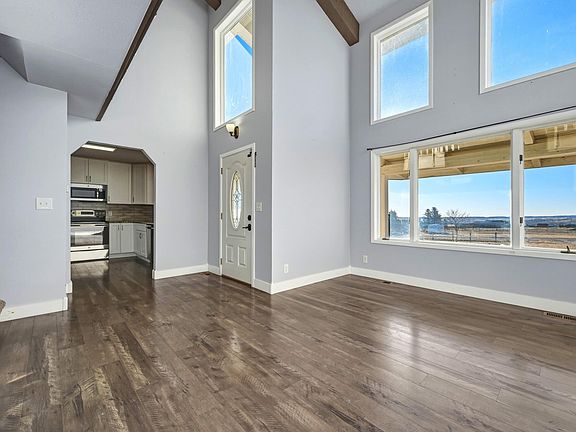 4th image of 13 Prairie Dr