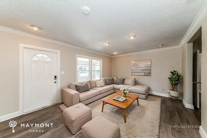 4 bed, 2.0 bath, 1487 sqft, $2,495 — Photo 4