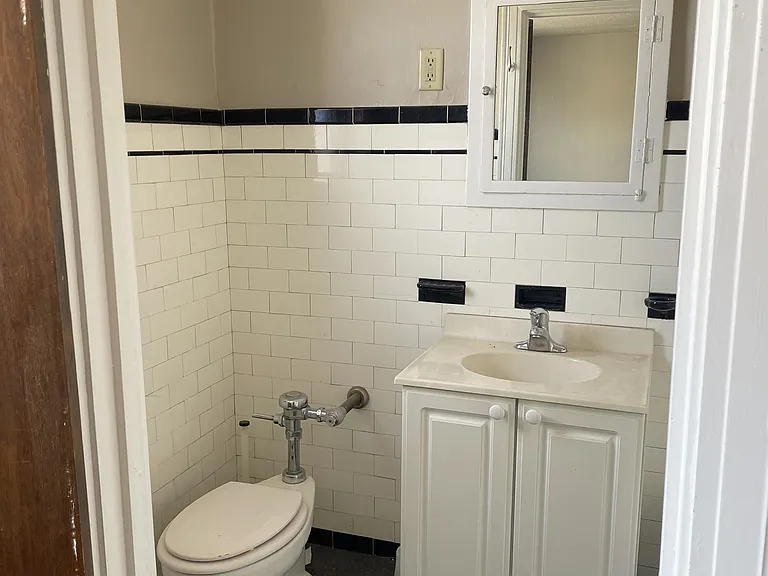 618-620 N 3rd St #5 — Photo 7