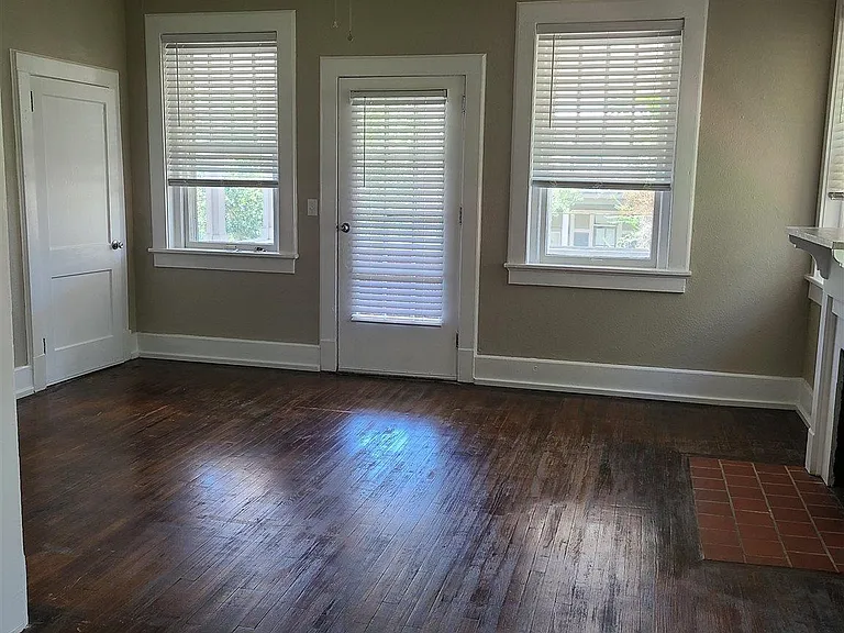 504 N Spring St #B — Photo 12