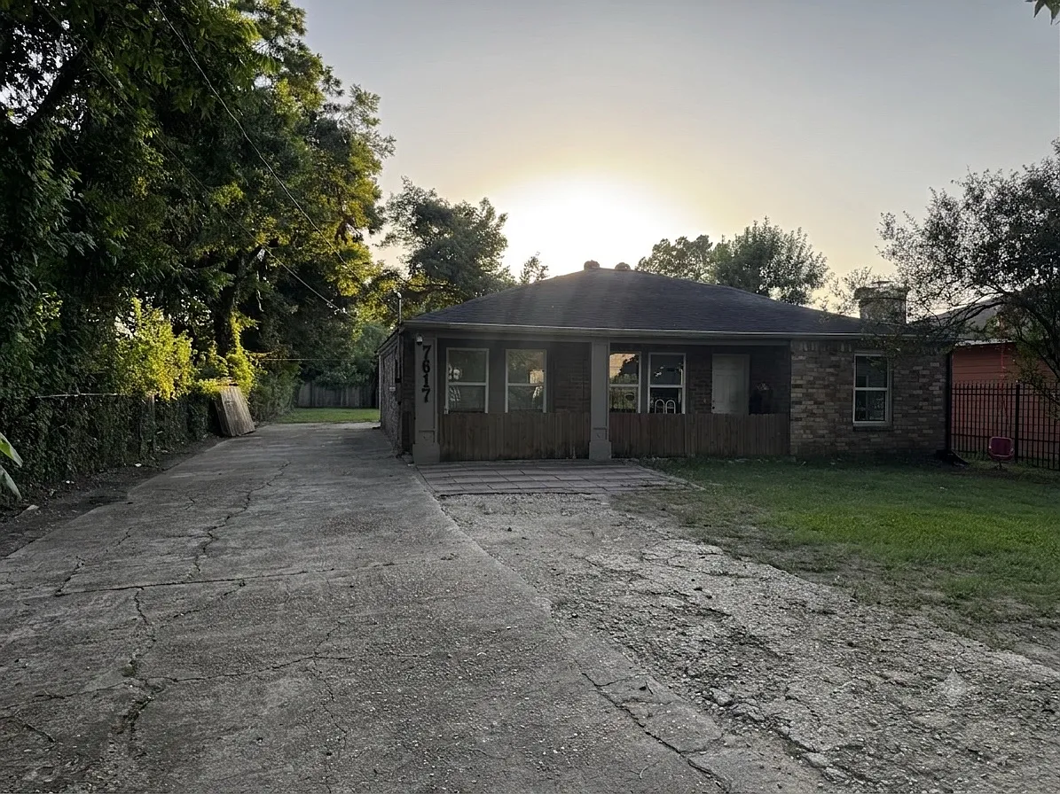 3 bed, 1286 sqft, $1,900 — Photo 2