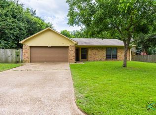 715 Ravenwood Dr, Athens, TX 75751