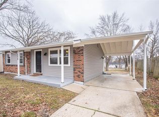 2420 Golfway St, Saint Charles, MO 63301
