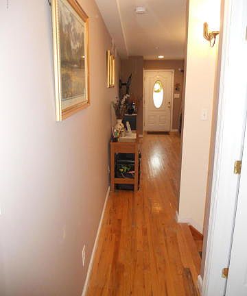 4th image of 217 Dubois Ave