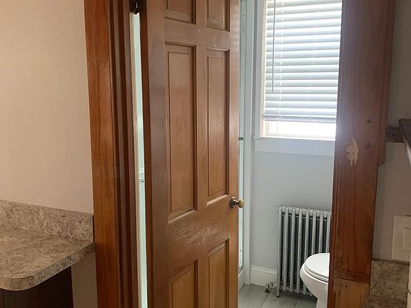 5th image of 106 Standish Ave #1R