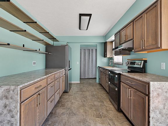 3rd image of 1740 Silver Ln