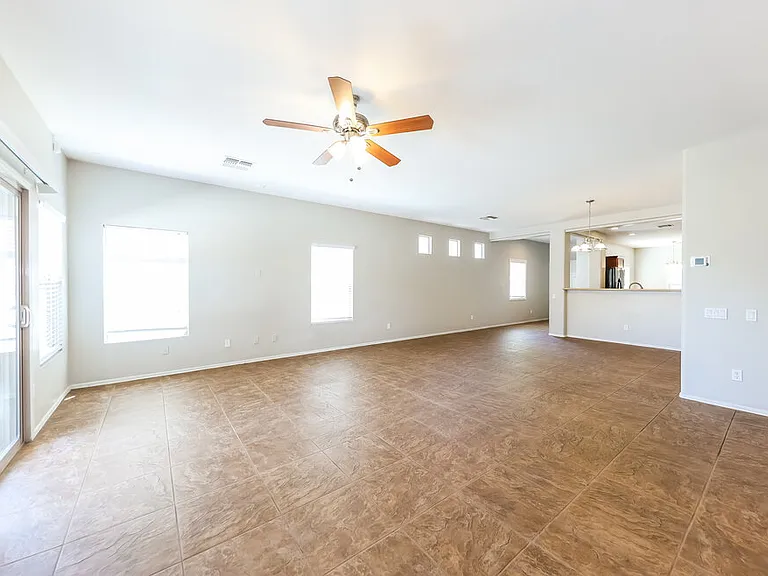 5438 W Pollack St — Photo 3