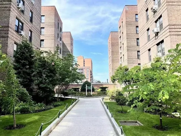 43-40 Union St APT 2D, Flushing, NY 11355