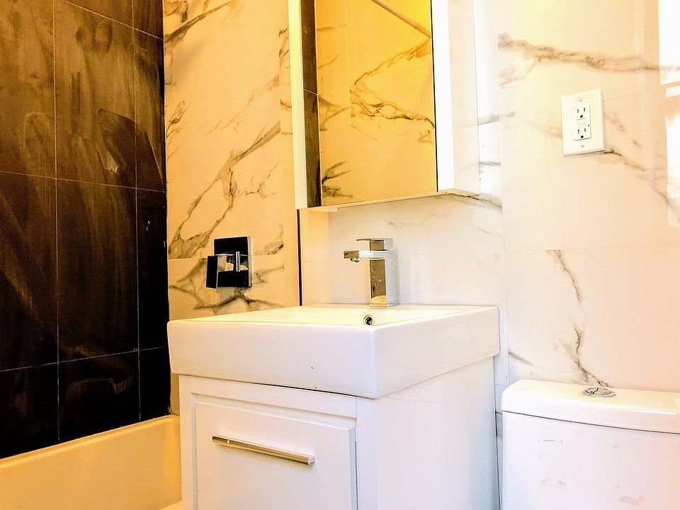 2nd image of 237 E 111th St APT 12