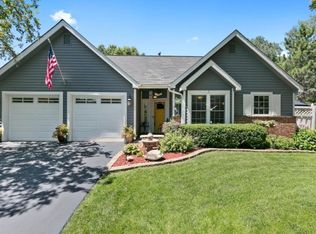 12655 Crowfoot Ct, Eden Prairie, MN 55344