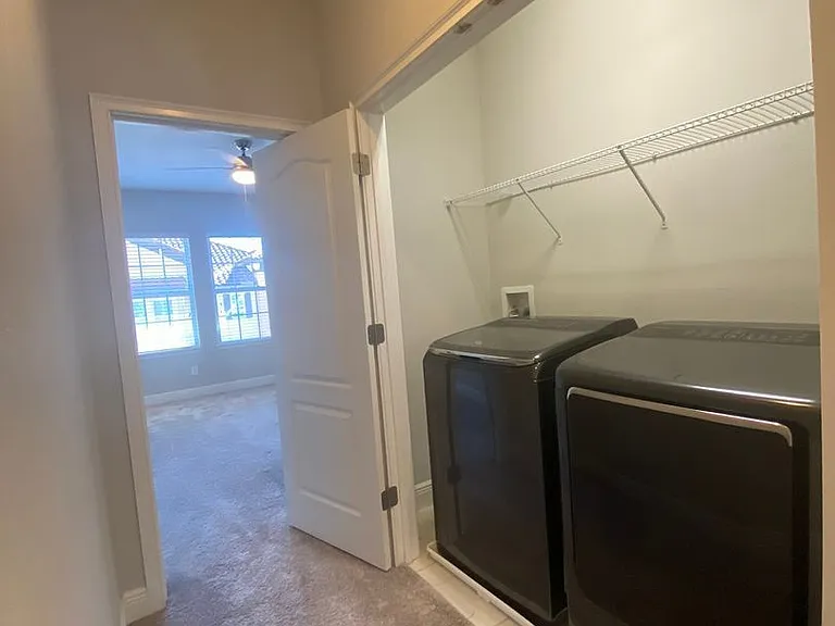 2408 Lobelia Dr — Photo 16