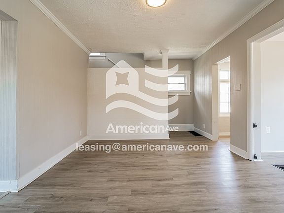 1342290_003_living_room_13859691.jpg