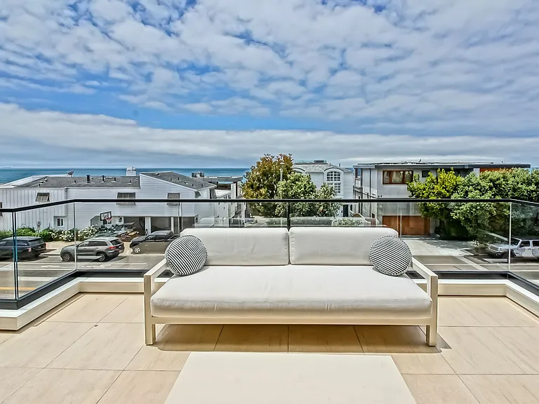 212 Manhattan Ave — Photo 5