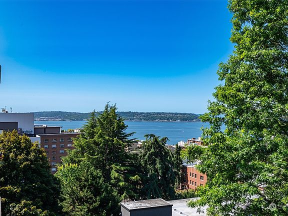 3rd image of 1001 Queen Anne Avenue N #505