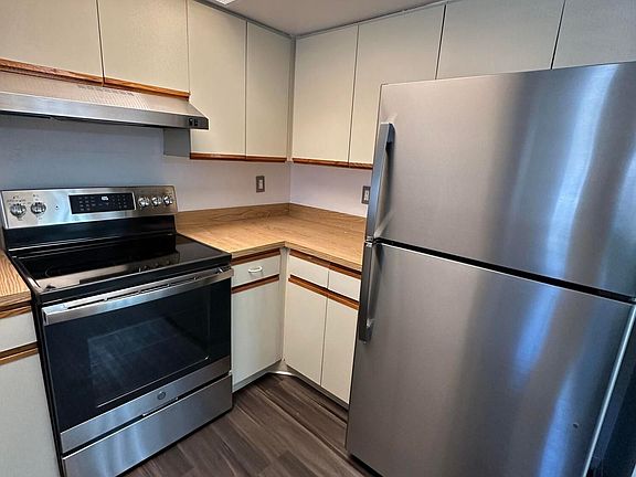 5th image of 3077 Sir Hamilton Cir #12