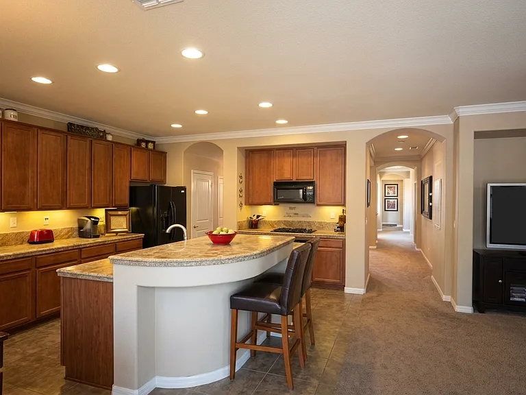 5170 Garlenda Dr — Photo 13
