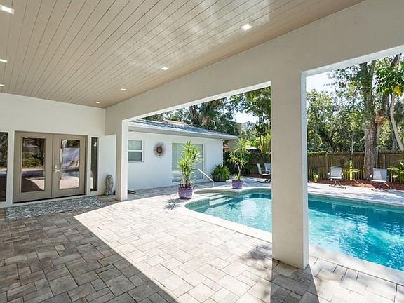 3rd image of 1501 Jungle Ave N
