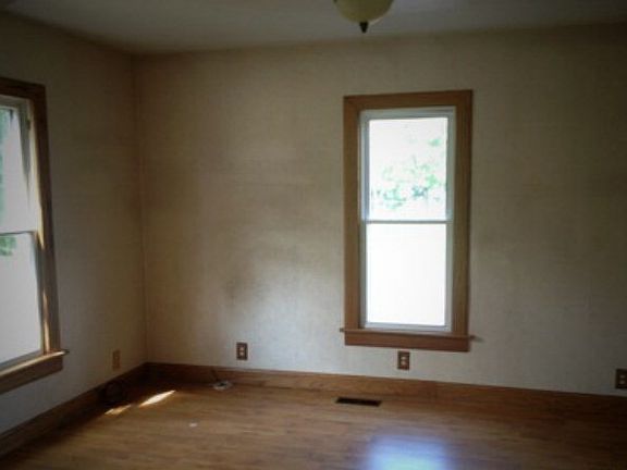4th image of 47 E Smiley Ave