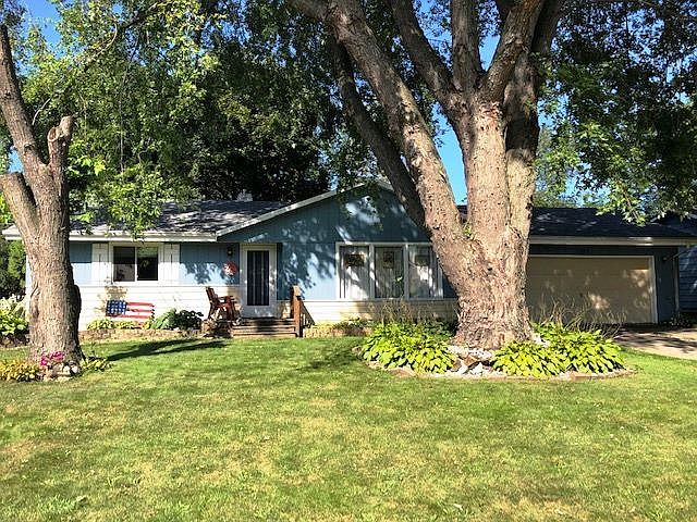 1st image of 1515 Clover Ln